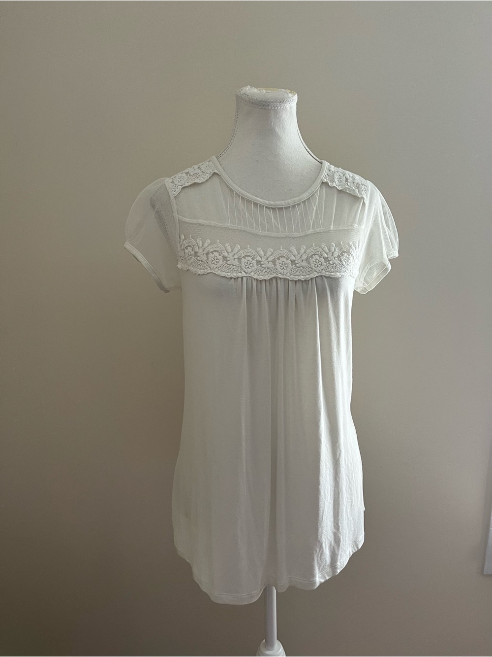 Reitmans Ivory Lace Yoke Chemise